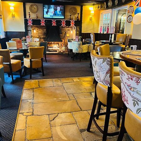 Crown & Cushion Hotel تشيبينغ نورتون المظهر الخارجي الصورة