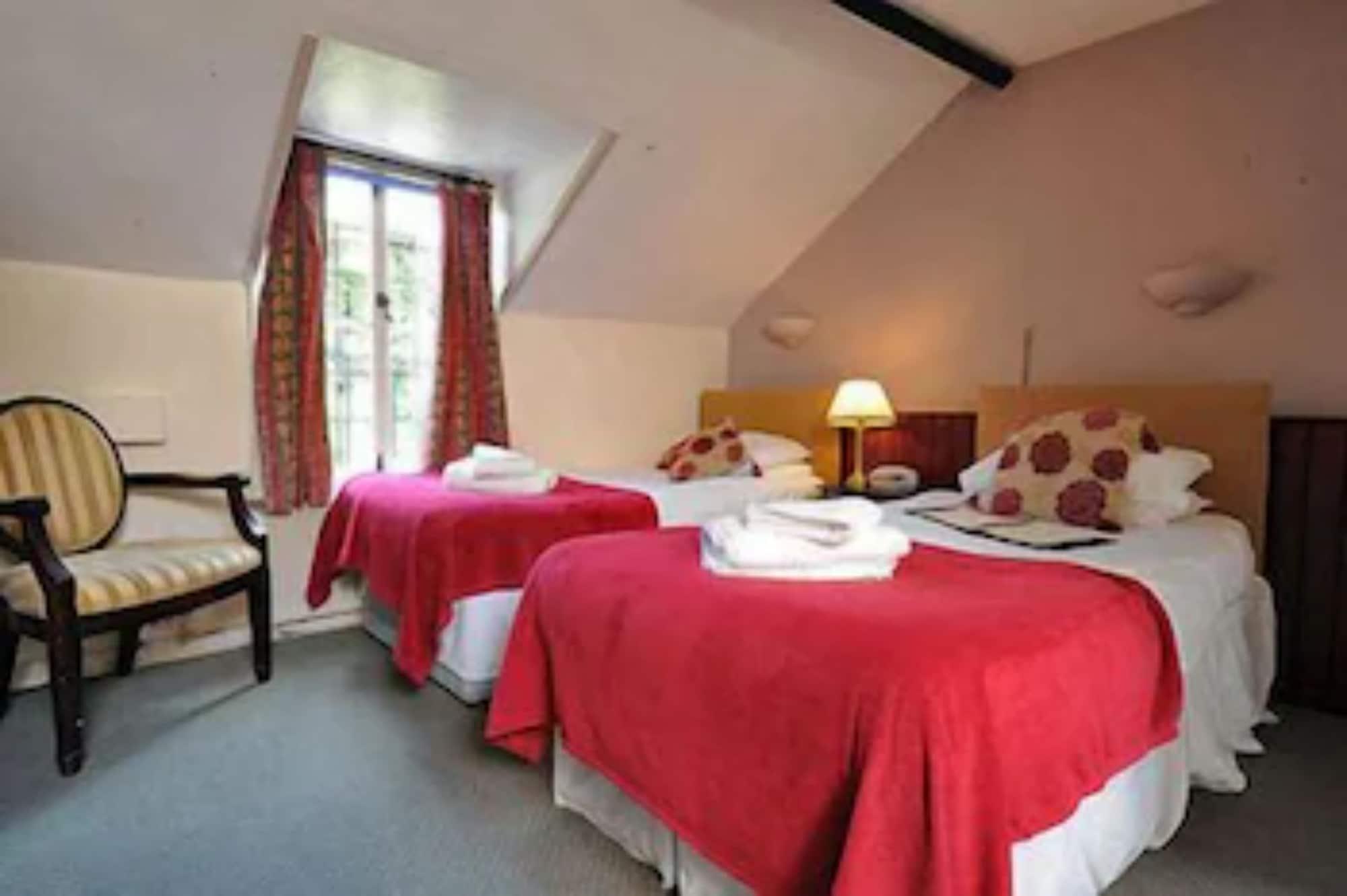 Crown & Cushion Hotel تشيبينغ نورتون المظهر الخارجي الصورة