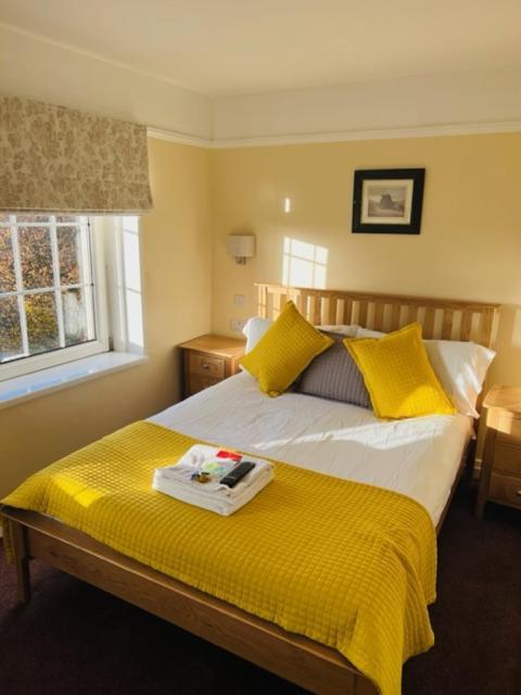 Crown & Cushion Hotel تشيبينغ نورتون المظهر الخارجي الصورة