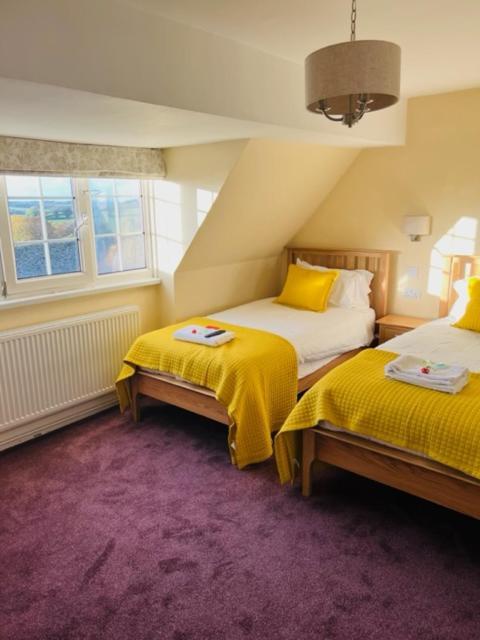 Crown & Cushion Hotel تشيبينغ نورتون المظهر الخارجي الصورة