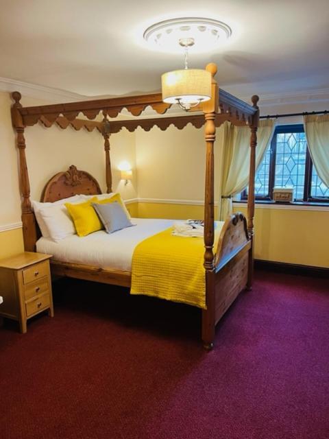 Crown & Cushion Hotel تشيبينغ نورتون المظهر الخارجي الصورة