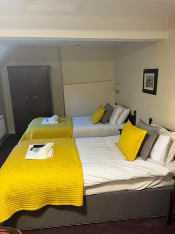 Crown & Cushion Hotel تشيبينغ نورتون المظهر الخارجي الصورة